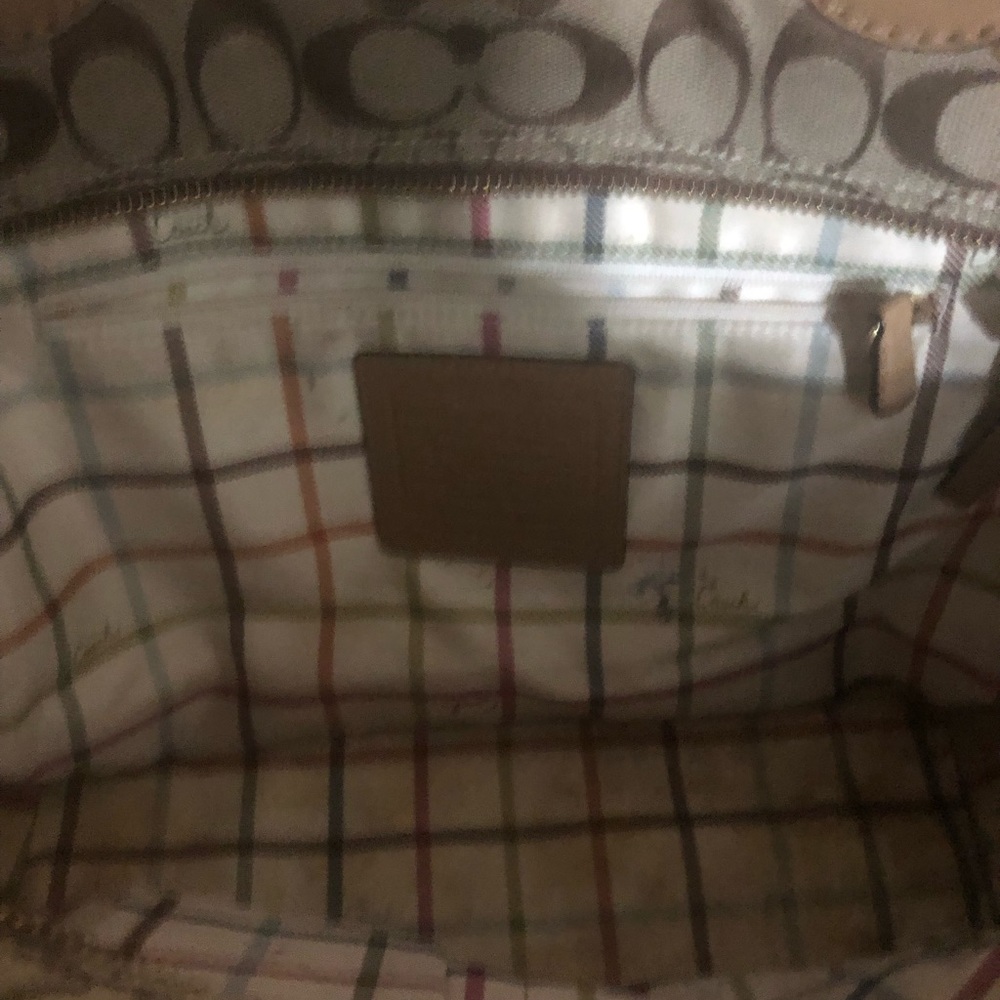 Coach - Picture 5 of 5